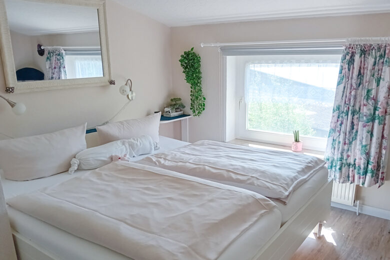 Ferienwohnung Schimmelreiter - Schlafzimmer